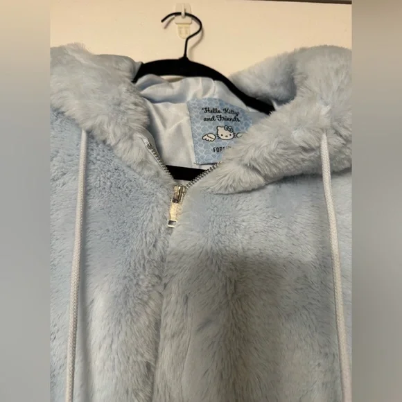 Forever 21/Hello Kitty and Friends Baby Blue Faux Fur Jacket L - Picture 6 of 12